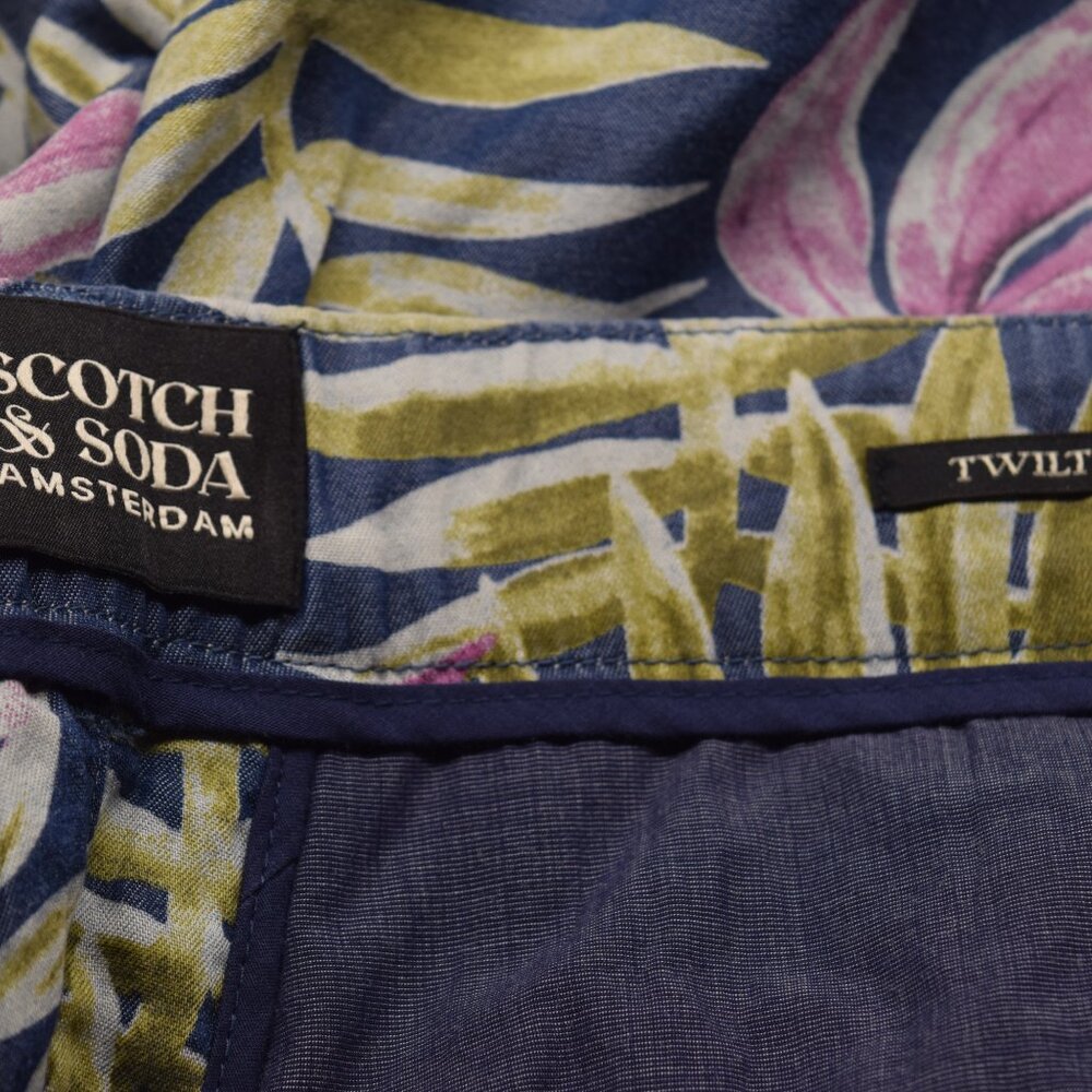 Scotch & Cods Men's Twilit - Printed Pleated Bermuda Shorts NWT - Picture 2 of 11